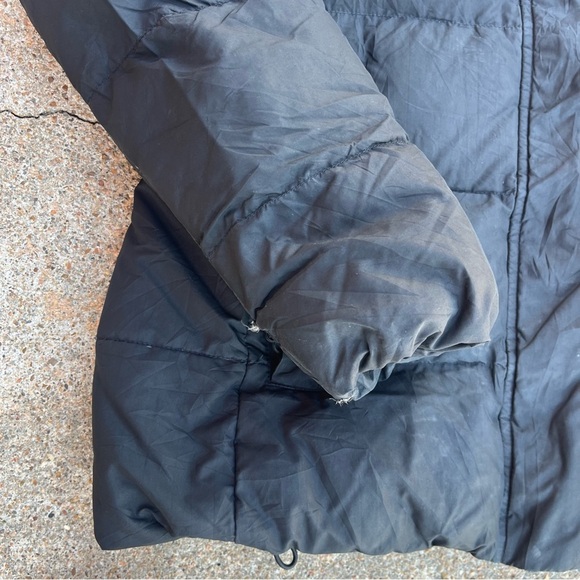 The North Face Charcoal Puffer Jacket with Faux Fur Trim - Picture 5 of 8